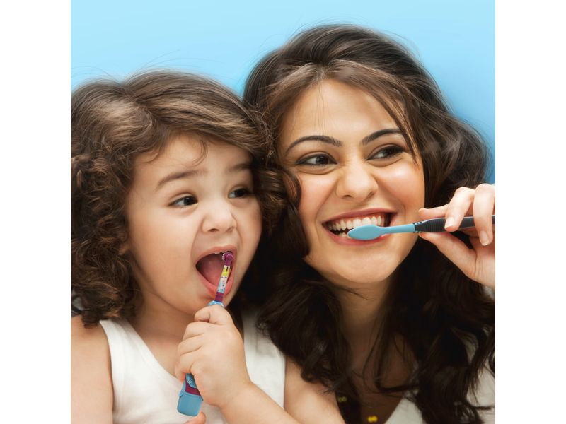 Cepillos-Dentales-Oral-B-Clean-Color-Collection-Suave-5-Unidades-6-11211