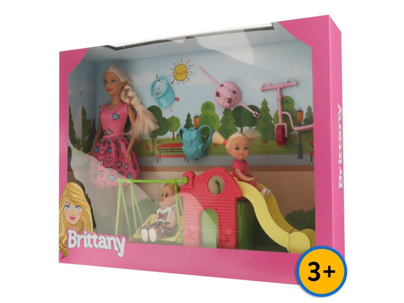 Brittany-Juego-En-El-Parque-Brittany-Juego-3-37627