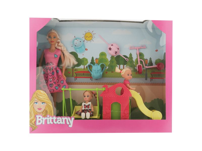 Brittany-Juego-En-El-Parque-Brittany-Juego-1-37627